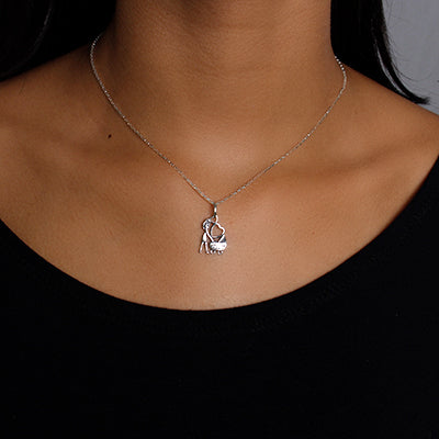 Pingente de Prata Mãe. 